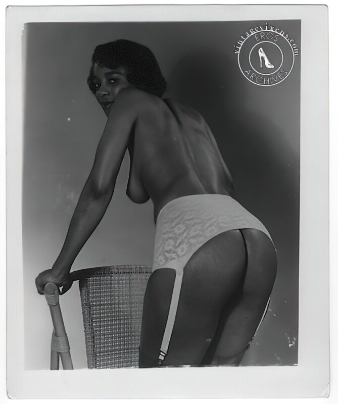 Retro Girls naked in the 1960's Vintage Erotica and Photo Image Galleries of Classic Women Nude in the 1960's