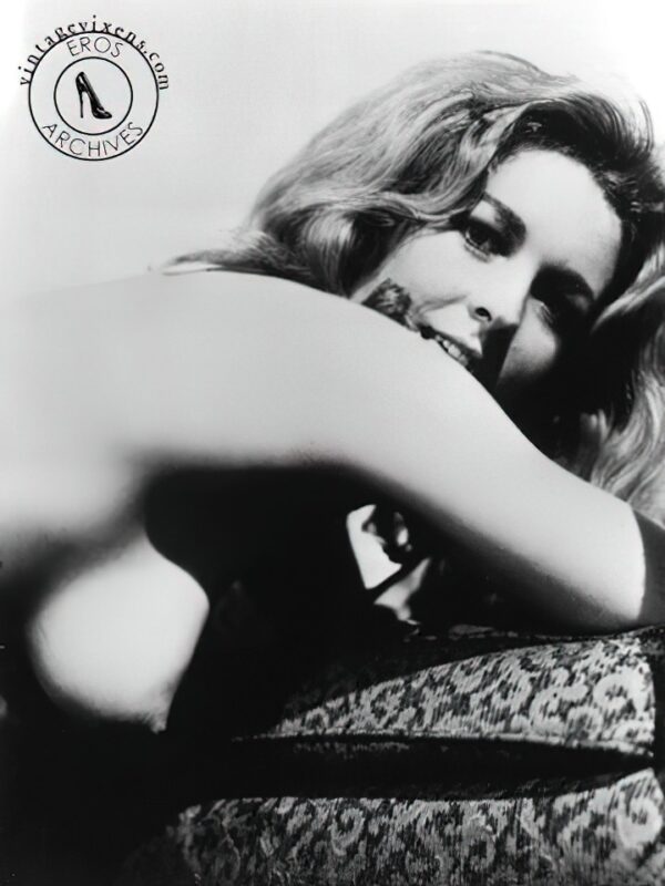 Retro Girls naked in the 1960's Vintage Erotica and Photo Image Galleries of Classic Women Nude in the 1960's