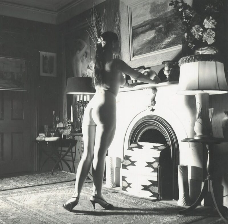 Vintage Erotica and Photo Image Galleries of Classic Women Nude in the 1950's