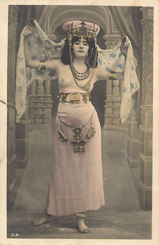 Volume 1 of Black and White Image of Naked / Nude Woman in the Classic Retro Period Volume 1 of Black and White Photo of Naked / Nude Women and Girls in the Vintage Era