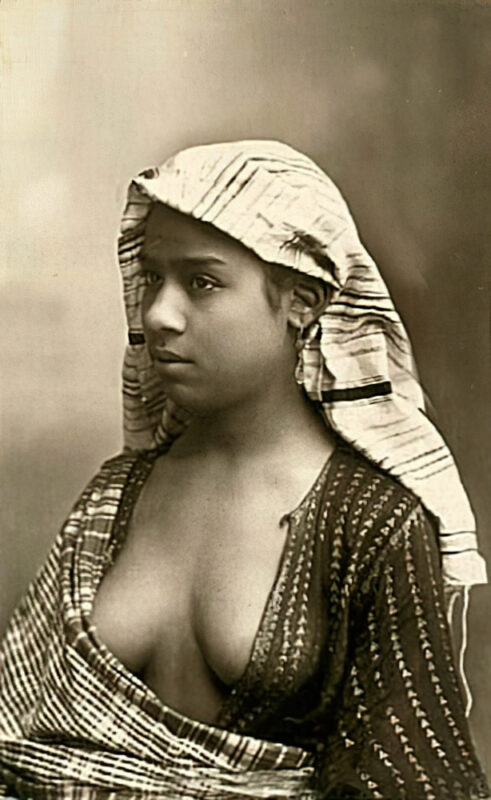 Volume 1 of Black and White Image of Naked / Nude Woman in the Classic Retro Period Volume 1 of Black and White Photo of Naked / Nude Women and Girls in the Vintage Era