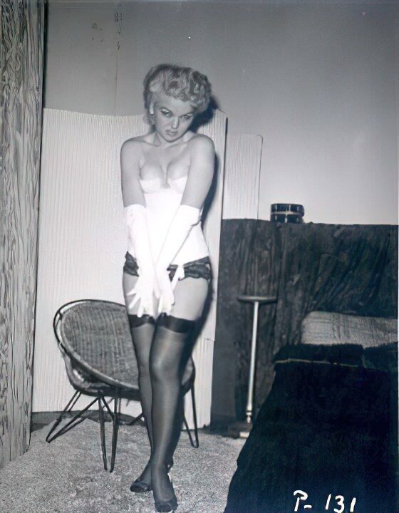 Vintage Erotica and Photo Image Galleries of Classic Women Nude in the 1950's