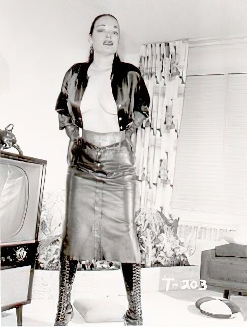 Vintage Erotica and Photo Image Galleries of Classic Women Nude in the 1950's