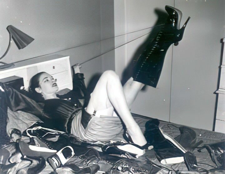 Vintage Erotica and Photo Image Galleries of Classic Women Nude in the 1950's