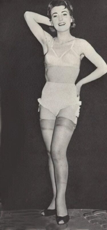 Retro Girls naked in the 1930's Vintage Women and Girls nude in the 1930's