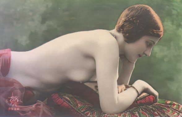 Photo 353 - Color Tint Vintage Nude Men and Women Sepia, Monochrome and Others Photo 353 - Color Tint Vintage Nude Men and Women Sepia, Monochrome and Others