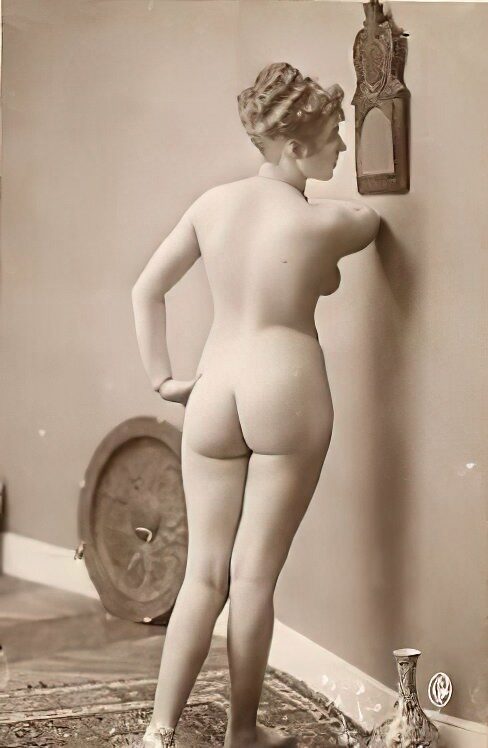 Volume 3 of Black and White Photo of Naked / Nude Women and Girls in the Vintage Era