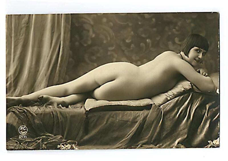 Volume 3 of Black and White Photo of Naked / Nude Women and Girls in the Vintage Era