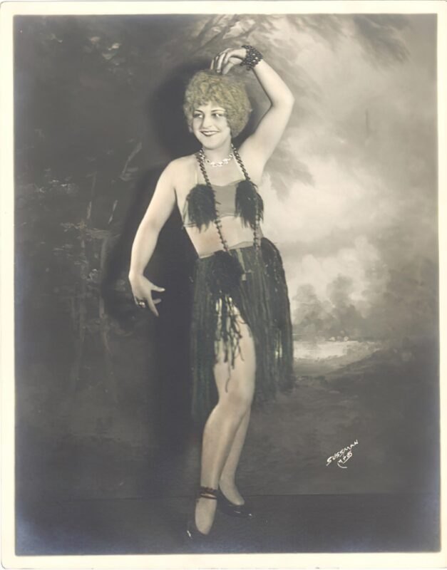 Photo 384 - Color Tint Vintage Nude Men and Women Sepia, Monochrome and Others Photo 384 - Color Tint Vintage Nude Men and Women Sepia, Monochrome and Others