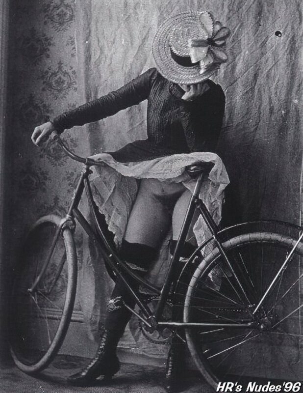 Classic Vintage Retro Nude Men and Women in Full Black and White from 1800s to the 1920's Volume 3 of Vintage Erotica and Photo Image Galleries of Classic Women Nude in the 1800s to the 1920s