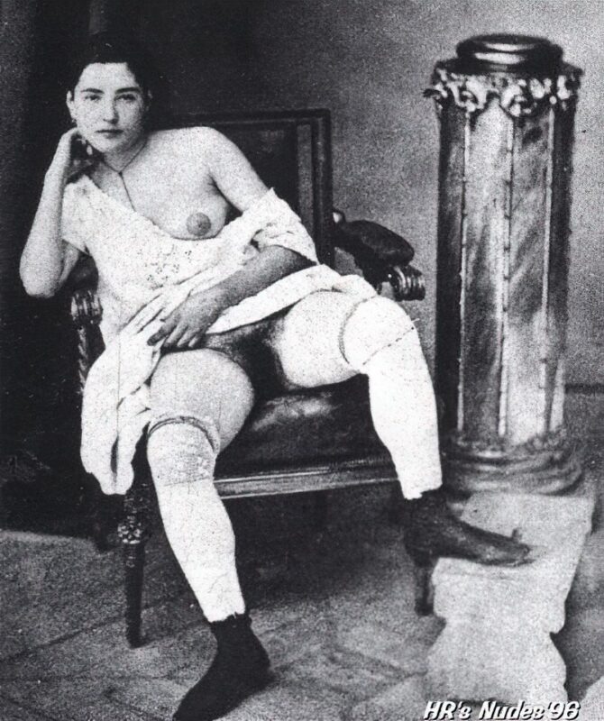 Classic Vintage Retro Nude Men and Women in Full Black and White from 1800s to the 1920's Volume 3 of Vintage Erotica and Photo Image Galleries of Classic Women Nude in the 1800s to the 1920s