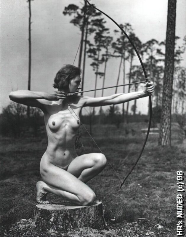 Classic Vintage Retro Nude Men and Women in Full Black and White from 1800s to the 1920's Volume 3 of Vintage Erotica and Photo Image Galleries of Classic Women Nude in the 1800s to the 1920s