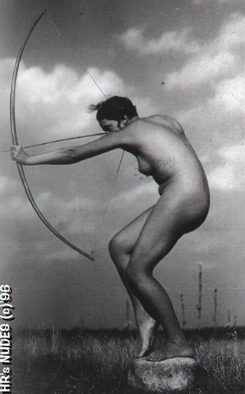 Classic Vintage Retro Nude Men and Women in Full Black and White from 1800s to the 1920's Volume 3 of Vintage Erotica and Photo Image Galleries of Classic Women Nude in the 1800s to the 1920s