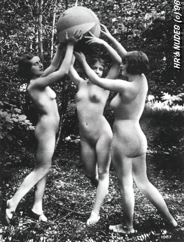 Classic Vintage Retro Nude Men and Women in Full Black and White from 1800s to the 1920's Volume 3 of Vintage Erotica and Photo Image Galleries of Classic Women Nude in the 1800s to the 1920s