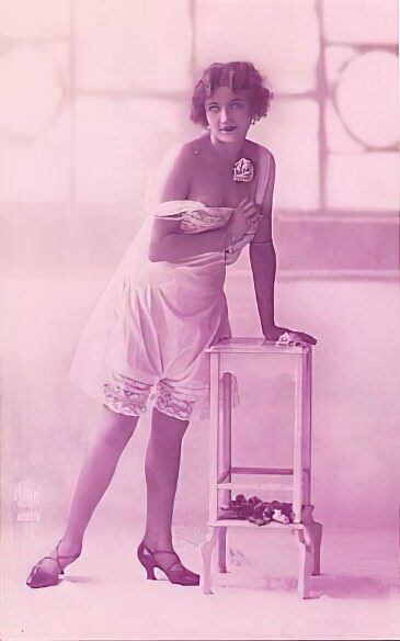 Photo 400 - Color Tint Vintage Nude Men and Women Sepia, Monochrome and Others Photo 400 - Color Tint Vintage Nude Men and Women Sepia, Monochrome and Others