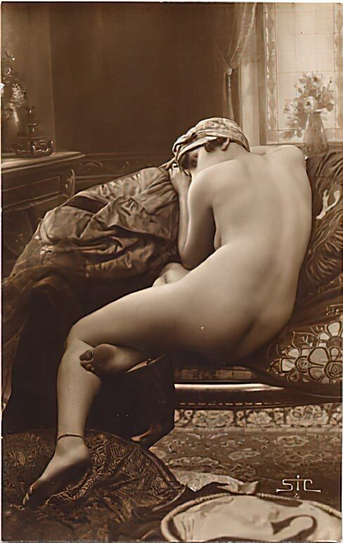 Volume 4 of Vintage Erotica and Photo Image Galleries of Classic Women Nude in the 1800s to the 1920s