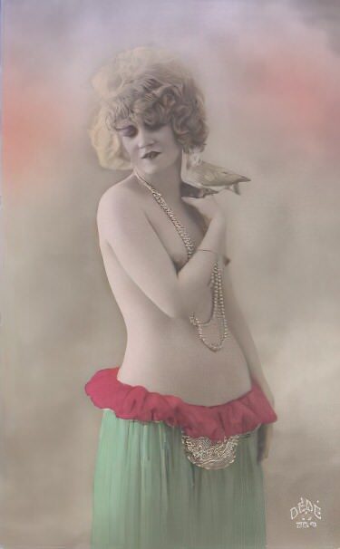 Photo 431 - Color Tint Vintage Nude Men and Women Sepia, Monochrome and Others Photo 431 - Color Tint Vintage Nude Men and Women Sepia, Monochrome and Others