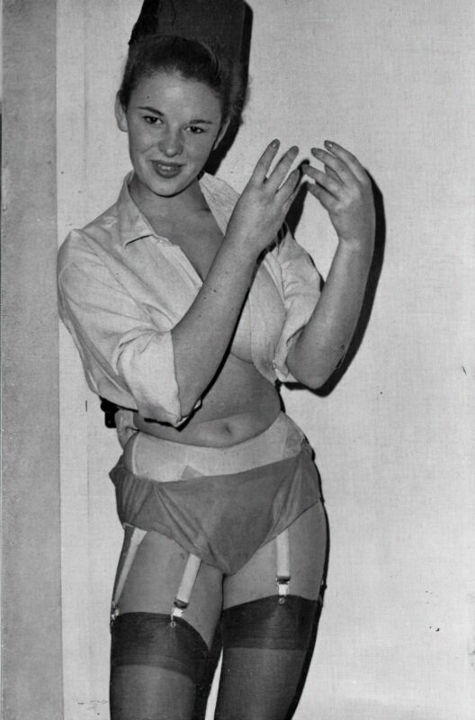 Vintage Erotica and Photo Image Galleries of Classic Women Nude in the 1950's