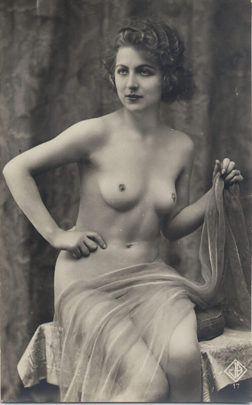 Volume 1 of Black and White Image of Naked / Nude Woman in the Classic Retro Period Volume 1 of Black and White Photo of Naked / Nude Women and Girls in the Vintage Era