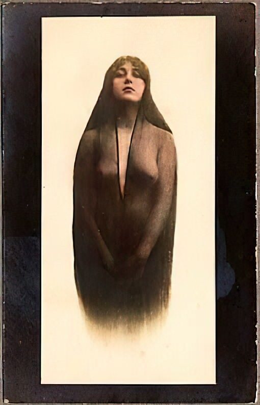 Volume 1 of Black and White Image of Naked / Nude Woman in the Classic Retro Period Volume 1 of Black and White Photo of Naked / Nude Women and Girls in the Vintage Era