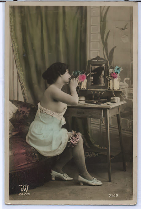 Retro Classic Erotica Color Tint Nude