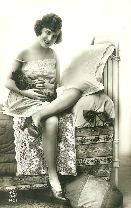 Volume 4 of Vintage Erotica and Photo Image Galleries of Classic Women Nude in the 1800s to the 1920s