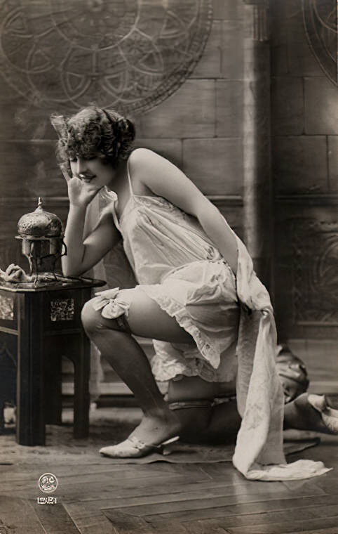 Volume 4 of Vintage Erotica and Photo Image Galleries of Classic Women Nude in the 1800s to the 1920s