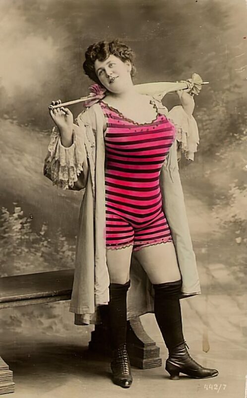 Photo 629 - Color Tint Vintage Nude Men and Women Sepia, Monochrome and Others Photo 629 - Color Tint Vintage Nude Men and Women Sepia, Monochrome and Others