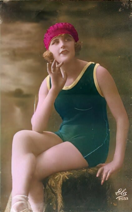 Photo 782 - Color Tint Vintage Nude Men and Women Sepia, Monochrome and Others Photo 782 - Color Tint Vintage Nude Men and Women Sepia, Monochrome and Others