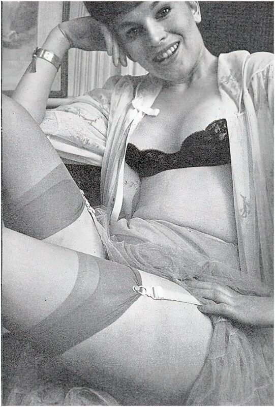 Retro Girls naked in the 1960's Vintage Erotica and Photo Image Galleries of Classic Women Nude in the 1960's