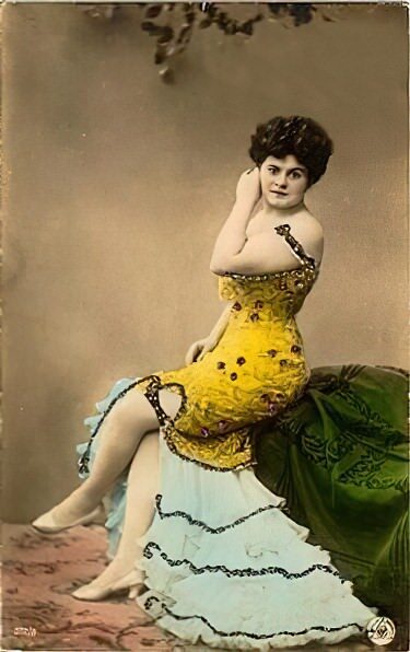 Photo 808 - Color Tint Vintage Nude Men and Women Sepia, Monochrome and Others Photo 808 - Color Tint Vintage Nude Men and Women Sepia, Monochrome and Others