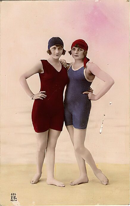 Photo 810 - Color Tint Vintage Nude Men and Women Sepia, Monochrome and Others Photo 810 - Color Tint Vintage Nude Men and Women Sepia, Monochrome and Others
