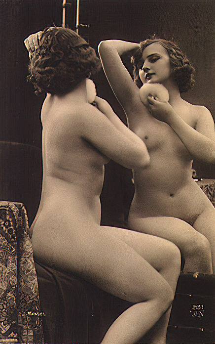 Volume 1 of Black and White Image of Naked / Nude Woman in the Classic Retro Period Volume 1 of Black and White Photo of Naked / Nude Women and Girls in the Vintage Era