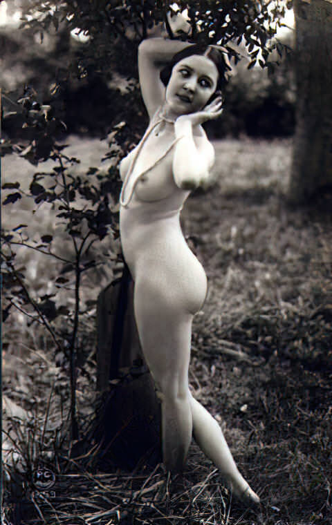 Volume 1 of Black and White Image of Naked / Nude Woman in the Classic Retro Period Volume 1 of Black and White Photo of Naked / Nude Women and Girls in the Vintage Era