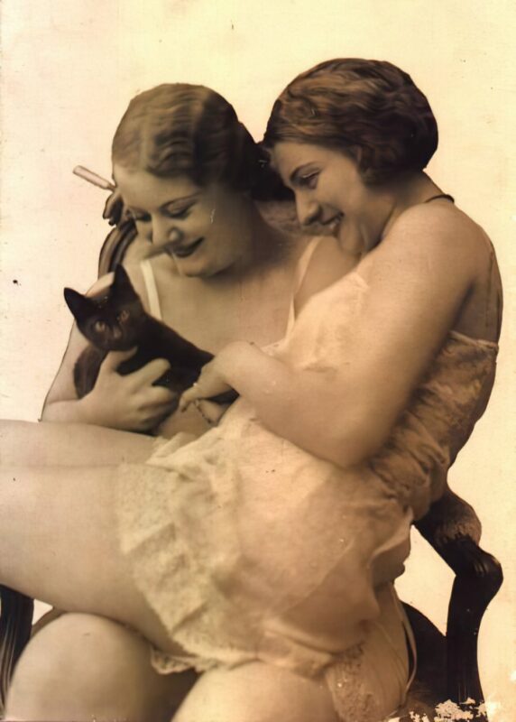 Volume 3 of Black and White Photo of Naked / Nude Women and Girls in the Vintage Era