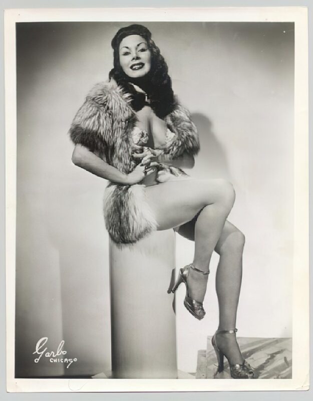 Volume 3 of Black and White Photo of Naked / Nude Women and Girls in the Vintage Era