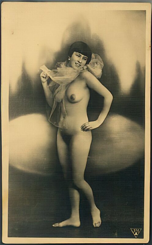 Volume 3 of Black and White Photo of Naked / Nude Women and Girls in the Vintage Era