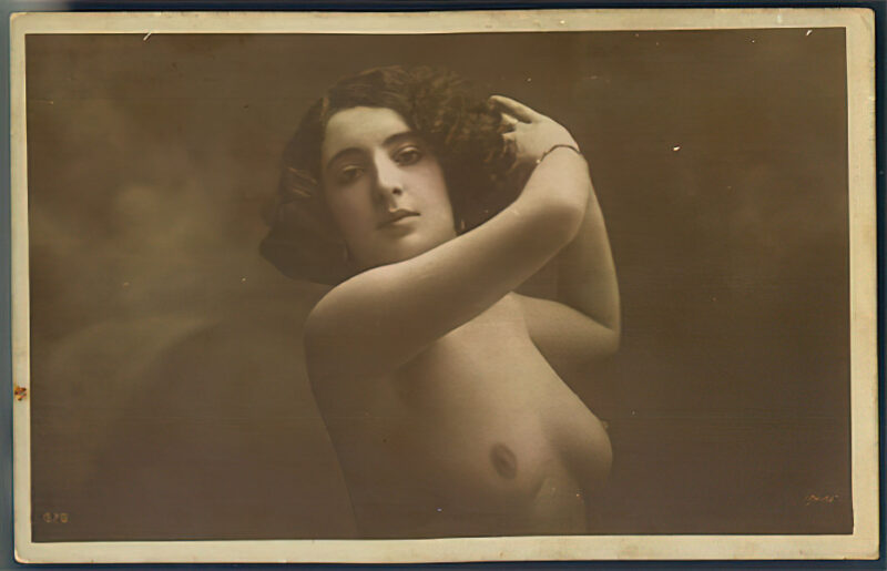 Volume 3 of Black and White Photo of Naked / Nude Women and Girls in the Vintage Era