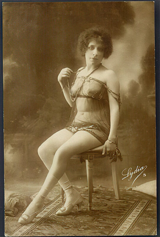 Volume 3 of Black and White Photo of Naked / Nude Women and Girls in the Vintage Era