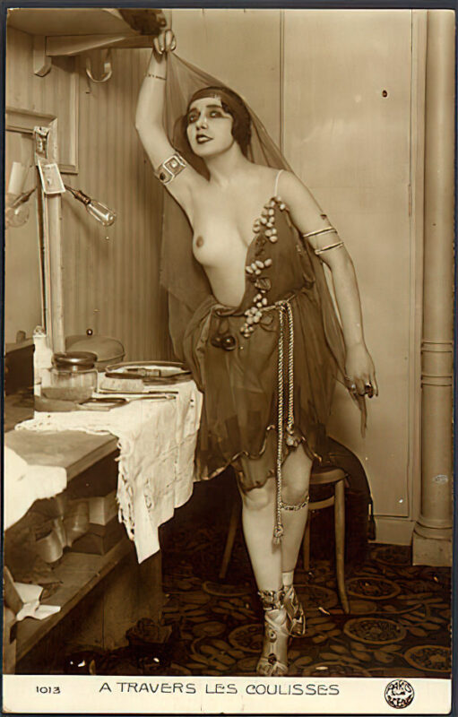 Volume 3 of Black and White Photo of Naked / Nude Women and Girls in the Vintage Era