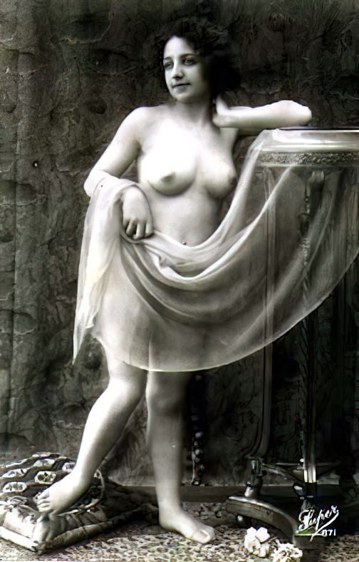 Volume 3 of Black and White Photo of Naked / Nude Women and Girls in the Vintage Era