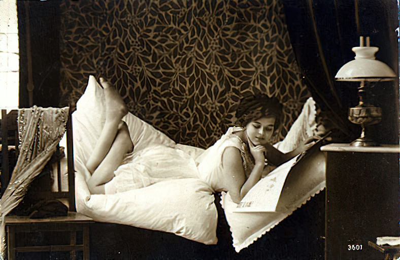 Volume 3 of Black and White Photo of Naked / Nude Women and Girls in the Vintage Era