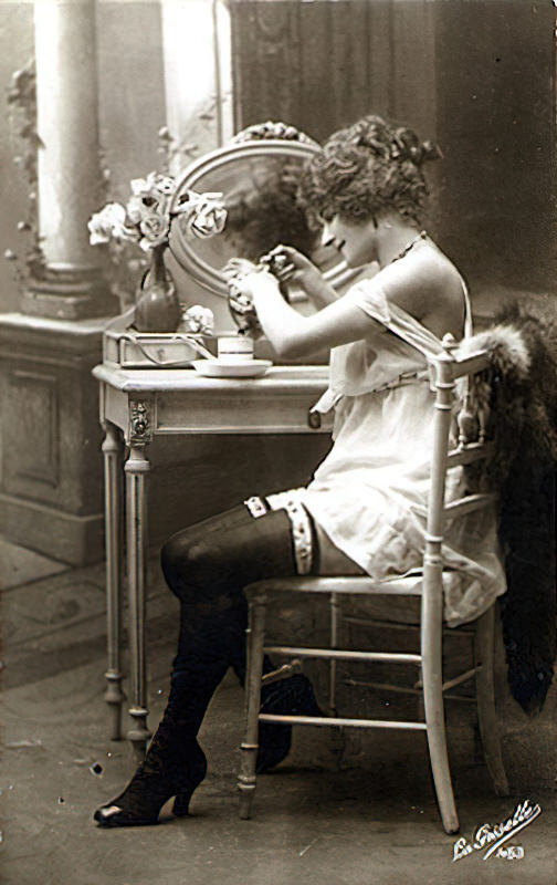 Volume 3 of Black and White Photo of Naked / Nude Women and Girls in the Vintage Era