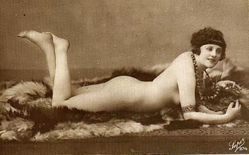 Volume 3 of Black and White Photo of Naked / Nude Women and Girls in the Vintage Era