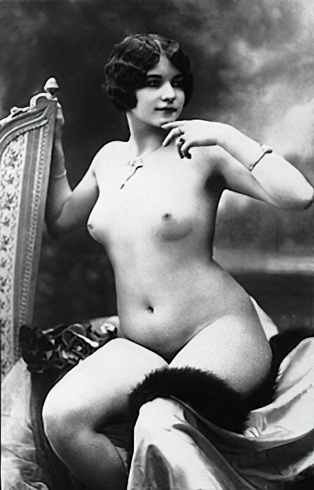 Volume 3 of Black and White Photo of Naked / Nude Women and Girls in the Vintage Era