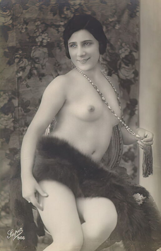 Volume 3 of Black and White Photo of Naked / Nude Women and Girls in the Vintage Era