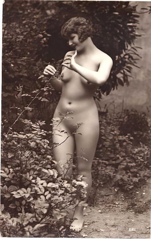 Volume 3 of Black and White Photo of Naked / Nude Women and Girls in the Vintage Era