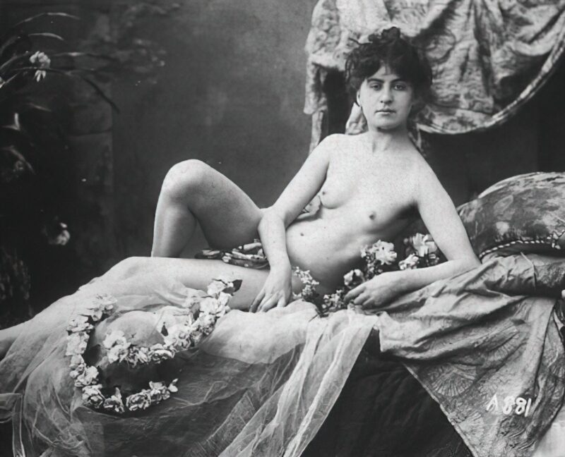 Volume 4 of Black and White Image of Naked / Nude Women and Girls in the Vintage Era