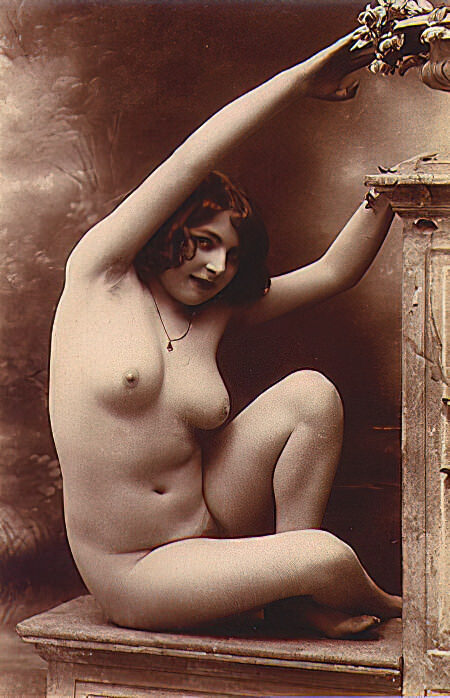 Volume 1 of Black and White Image of Naked / Nude Woman in the Classic Retro Period Volume 1 of Black and White Photo of Naked / Nude Women and Girls in the Vintage Era
