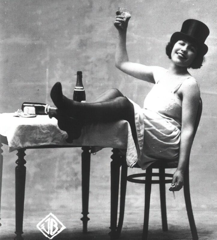 Volume 4 of Black and White Image of Naked / Nude Women and Girls in the Vintage Era